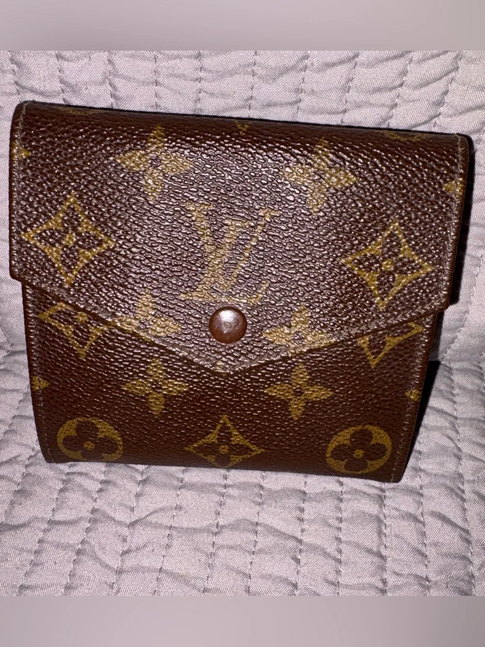LV LOUIS VUITTON, DOUBLE-SIDED, MONOGRAM, WALLET, COMPACT WALLET BEAUTIFUL!